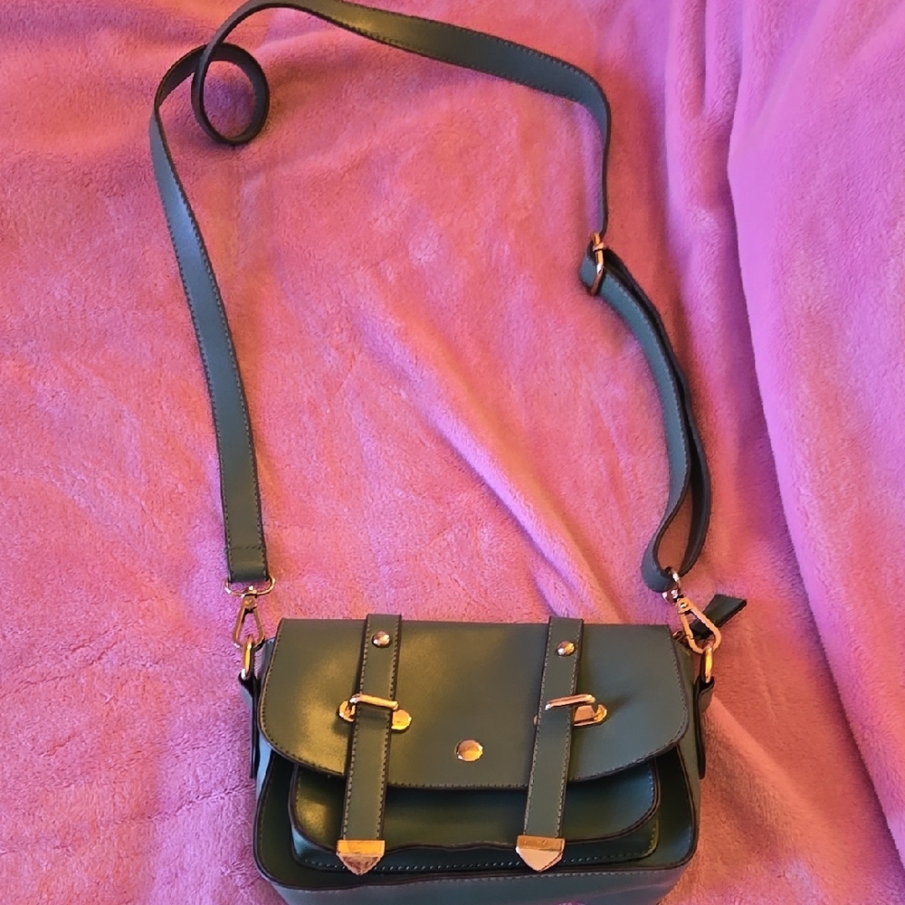 Elegant Green Leather Crossbody Bag